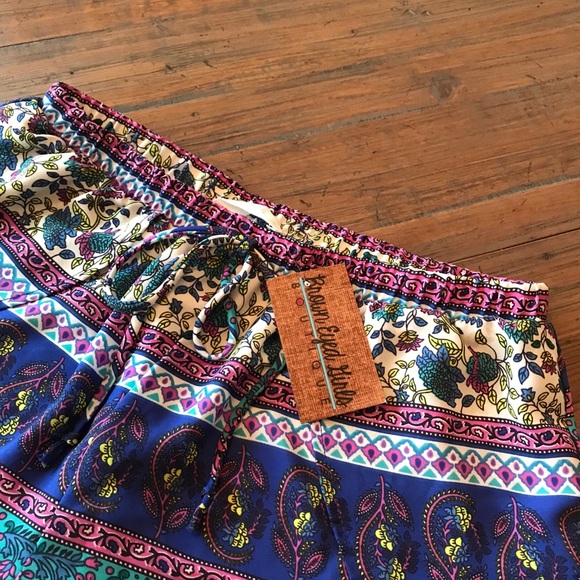 NWT Peach Love size M paisley & floral shorts - Picture 3 of 13